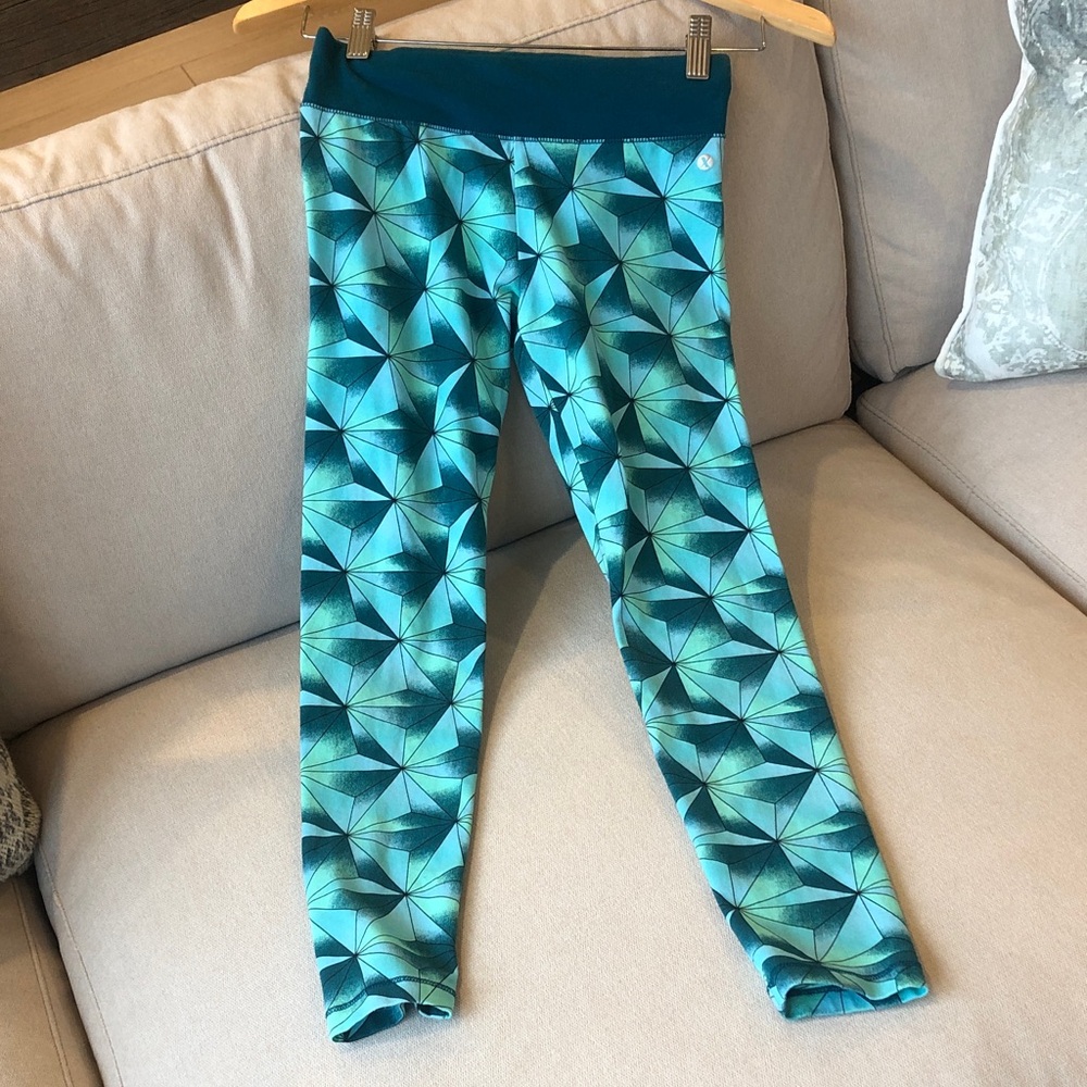 Xhilaration Girls Kids Fitted Leggings Pant Bottoms with Blue Geometric Pattern